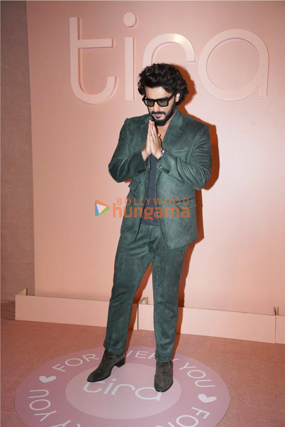 photos arjun kapoor and orhan awatramani grace the launch of tira beautys first campaign 3