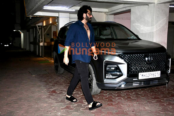 photos arjun kapoor snapped in juhu 1 7