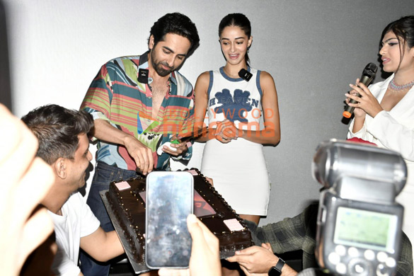 Photos: Ayushmann Khurrana & Ananya Panday snapped at Dream Girl 2 screening with fans