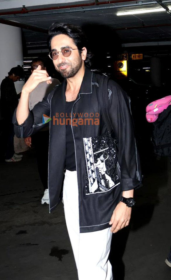 photos ayushmann khurrana and ananya panday snapped at the airport 2 2