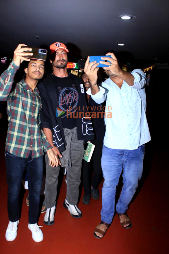 photos bhumi pednekar sherlyn chopra janhvi kapoor and others snapped at the airport 1 2