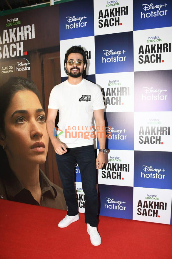 photos celebs grace the premiere of aakhri sach 11