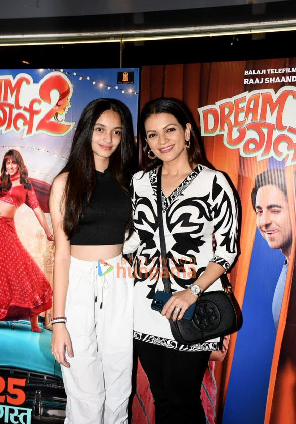 photos celebs grace the premiere of dream girl 2 12