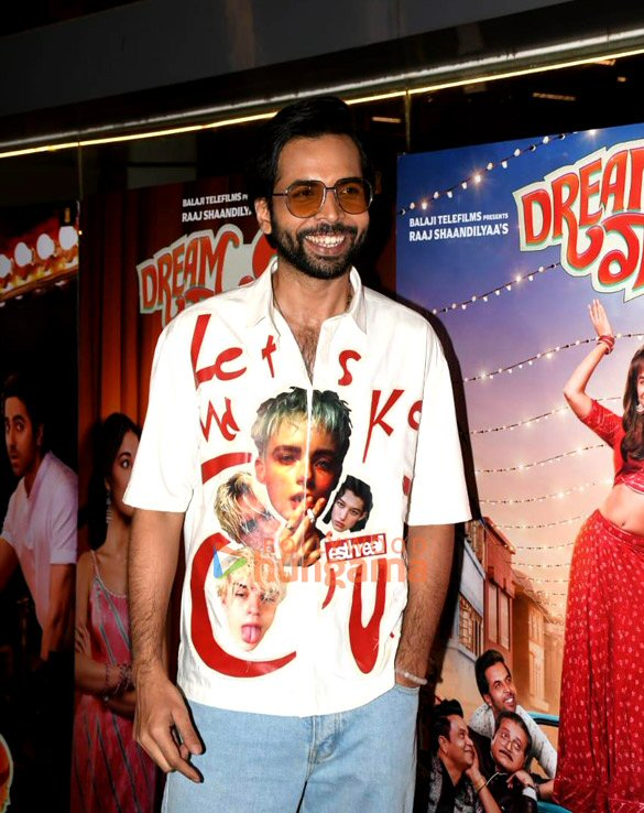 photos celebs grace the premiere of dream girl 2 5