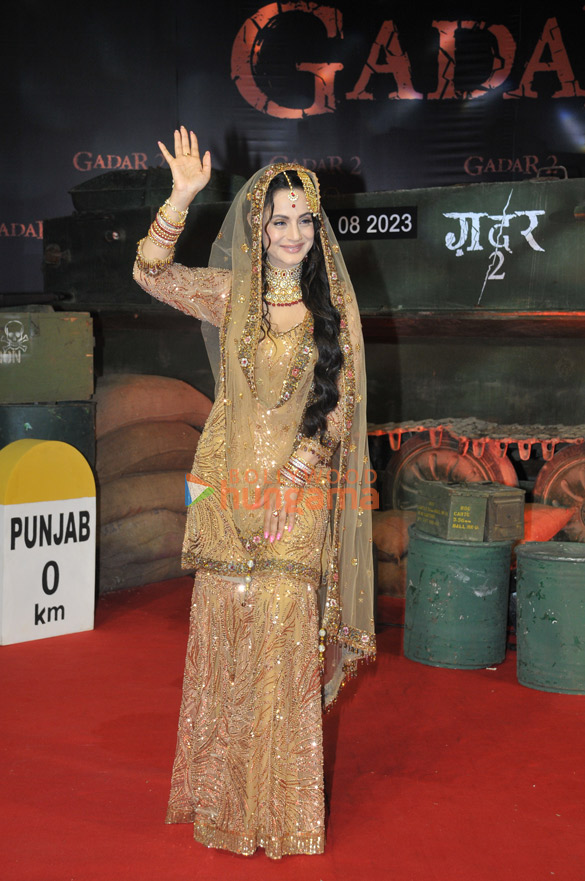 photos celebs grace the premiere of gadar 2 007 2