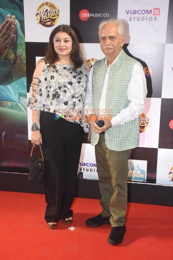 photos celebs grace the premiere of omg 2 24 10