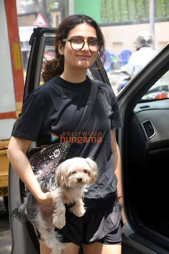 photos fatima sana shaikh snapped in bandra 4