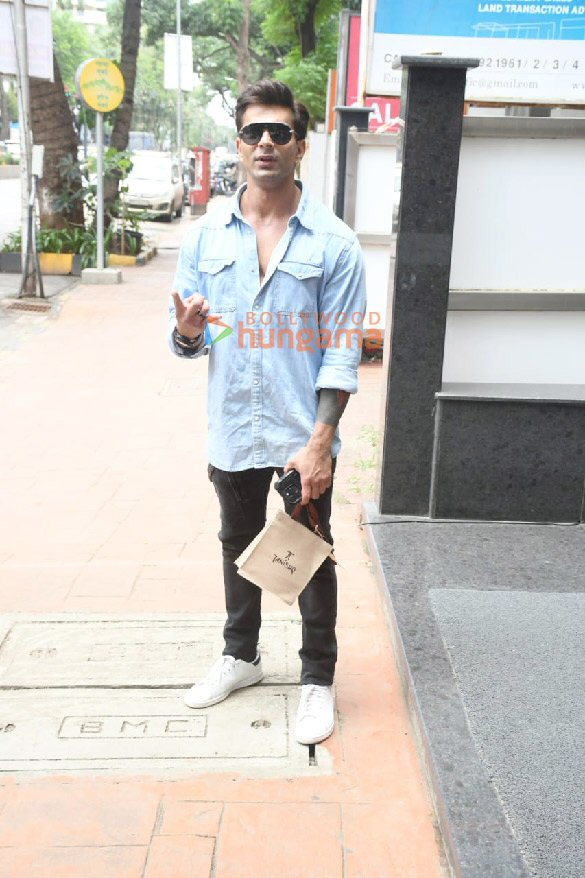 photos karan singh grover spotted at a store in mumbai 3