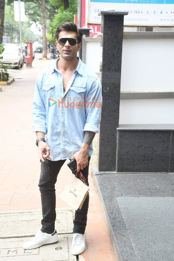 photos karan singh grover spotted at a store in mumbai 5