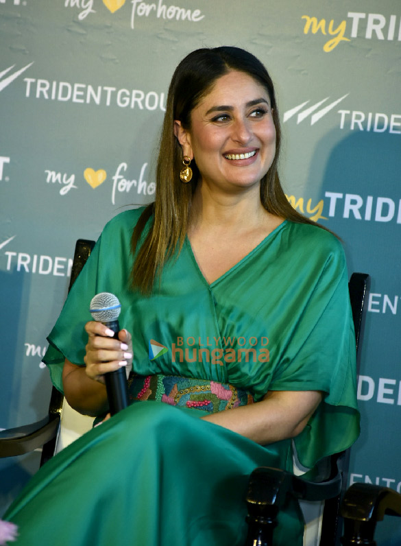 photos kareena kapoor khan snapped at aero city in new delhi 2