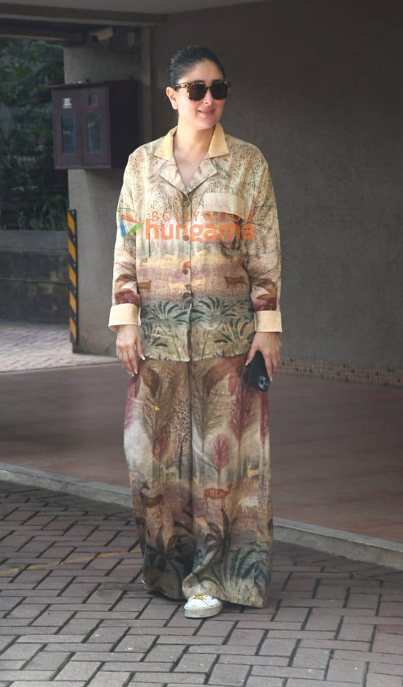 photos kareena kapoor khan snapped in bandra 1 15