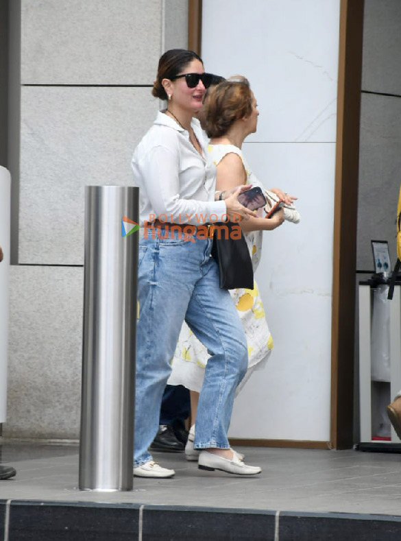 photos kareena kapoor khan spotted in bkc 4