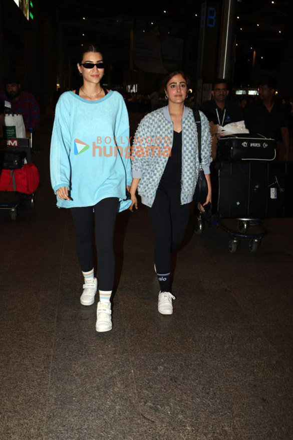 Photos: Kriti Sanon, Nupur Sanon, Kalki Koechlin and others snapped at the airport Photos: Kriti Sanon, Nupur Sanon, Kalki Koechlin and others snapped at the airport