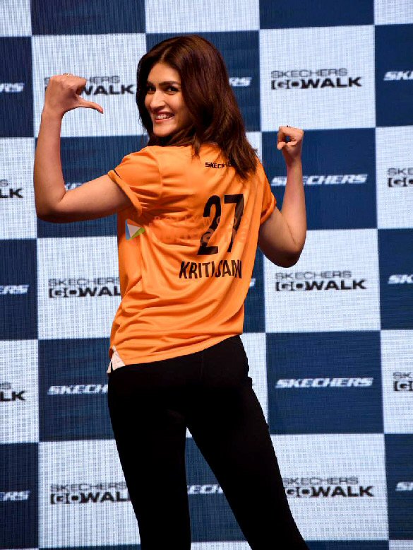 photos kriti sanon attends the skechers walkthon press conference 4