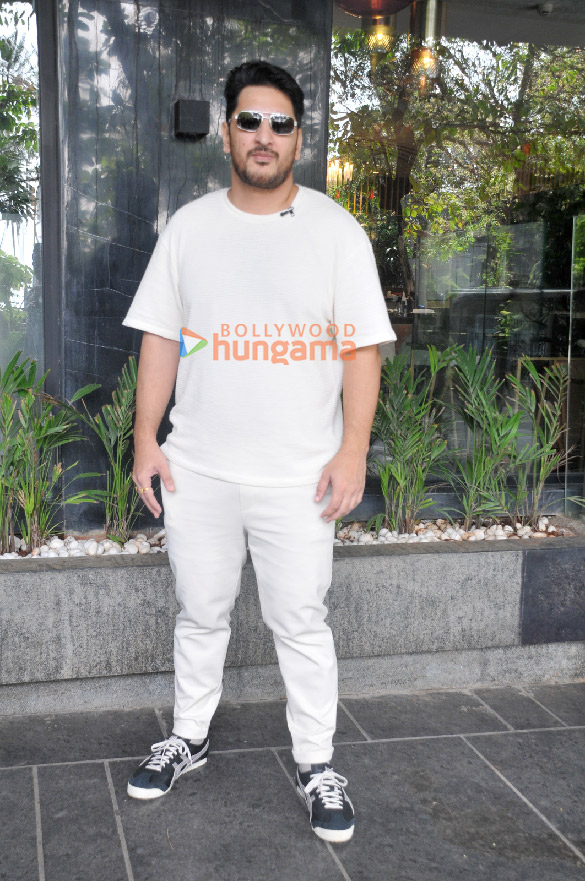 photos mohit raina kashmira pardeshi and the team of the freelancer snapped promoting their web series 4