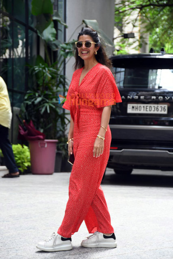 photos nimrat kaur snapped outside maddock films office 4 2