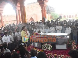 Photos: Celebs attend Nitin Chandrakant Desai’s funeral