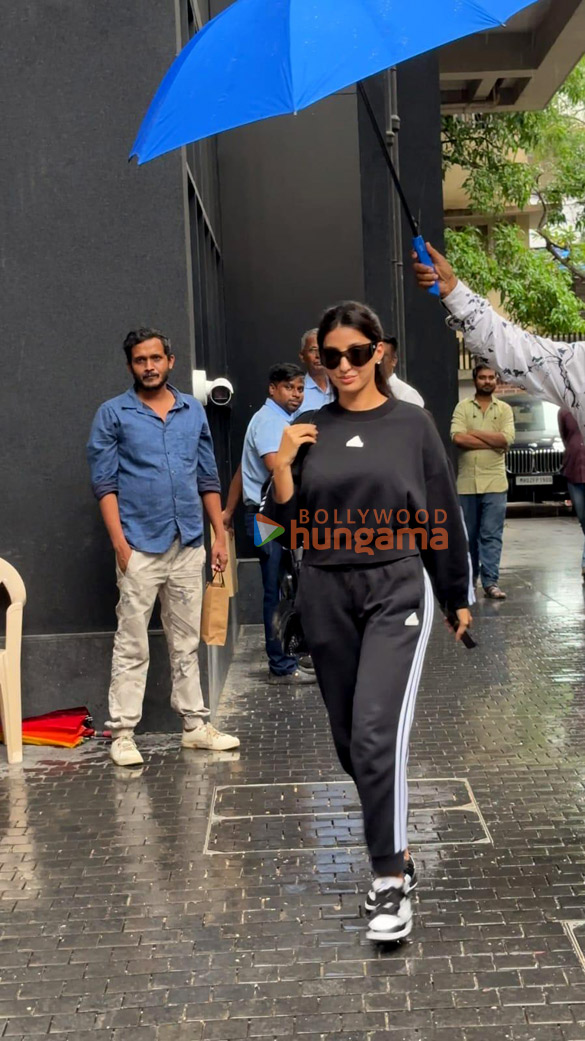 photos nora fatehi snapped at the excel entertainment office 1