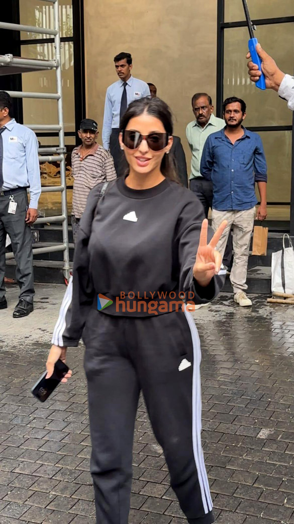 Photos: Nora Fatehi snapped at the Excel Entertainment office Photos: Nora Fatehi snapped at the Excel Entertainment office
