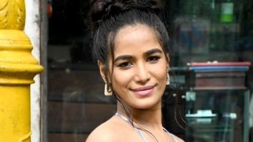 Photos: Poonam Pandey snapped in Juhu