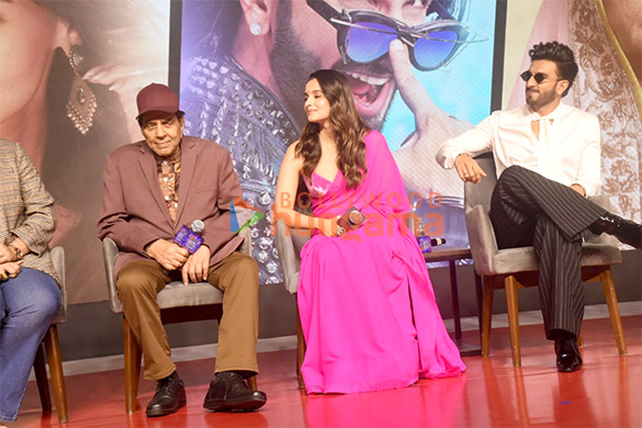 photos ranveer singh alia bhatt karan johar and dharmendra snapped promoting their film rocky aur rani kii prem kahaani 8 2