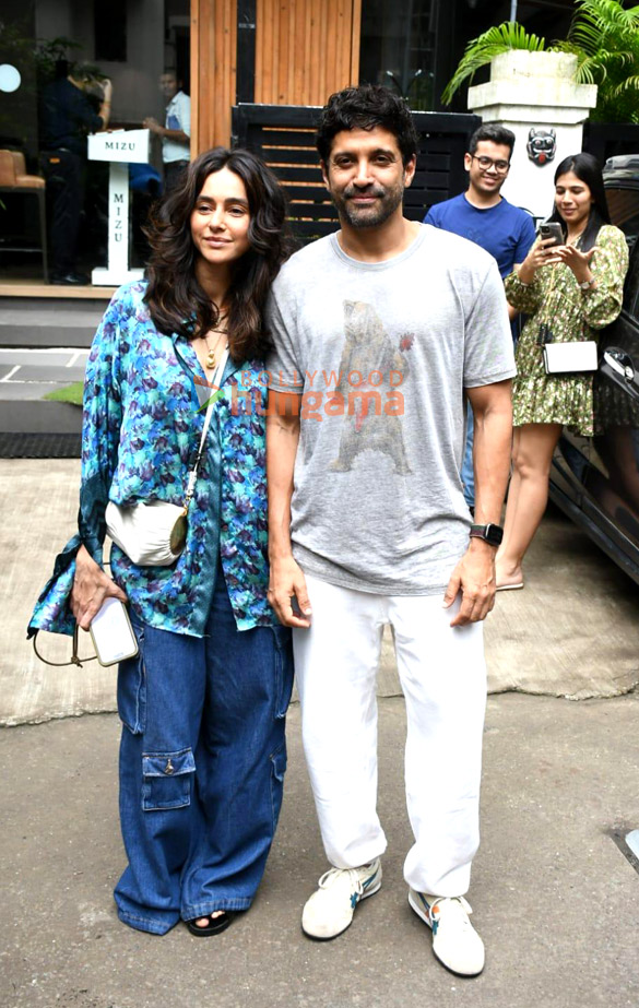 photos riteish deshmukh genelia dsouza farhan akhtar and shibani dandekar snapped at mizu in bandra 4