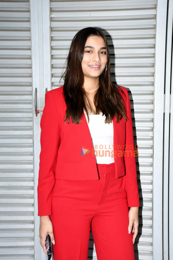 photos saiee manjrekar snapped in bandra 1 4