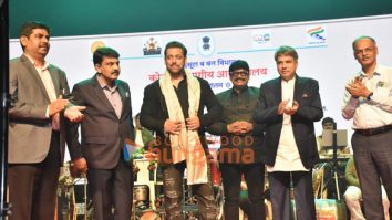 Photos: Salman Khan snapped attending an event in Khar