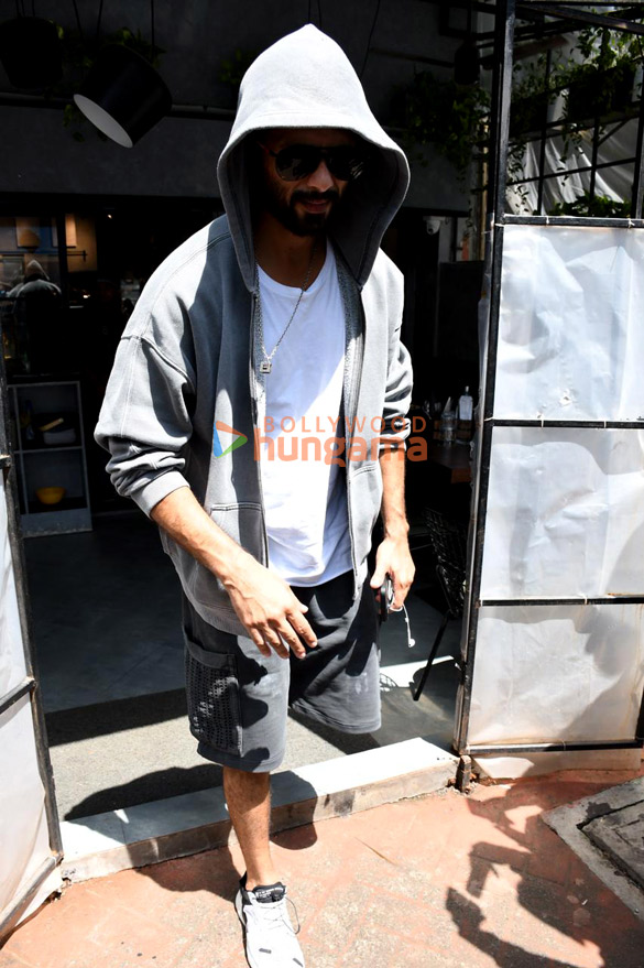 photos shahid kapoor snapped in bandra 2 2