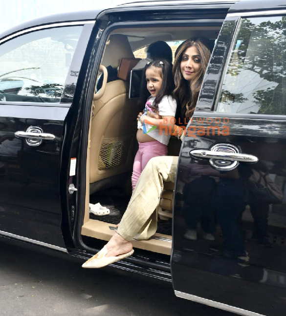 photos shilpa shetty snapped in juhu 4 5