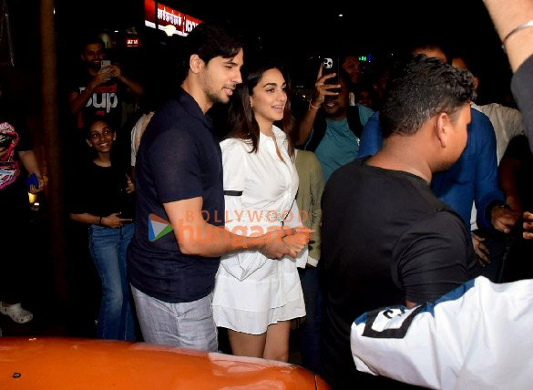 photos sidharth malhotra and kiara advani snapped in bandra 1