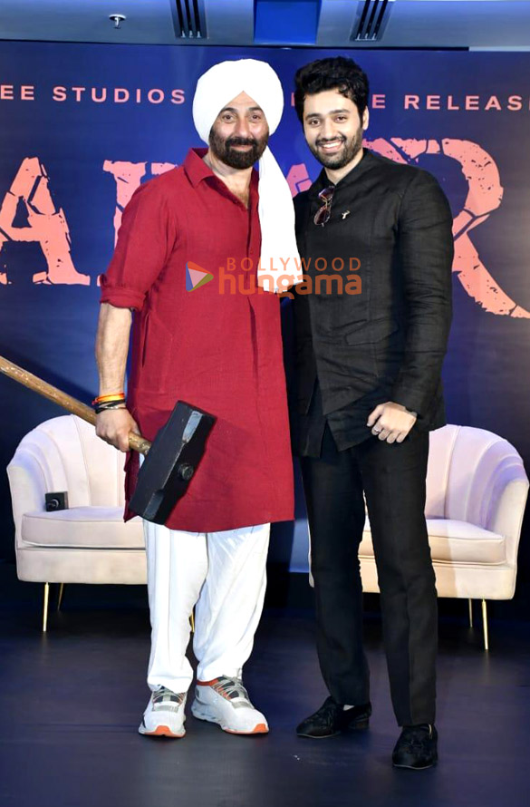 photos sunny deol anil sharma and utkarsh sharma attend gadar 2 success press conference more 5