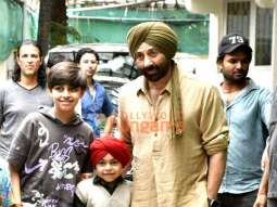 Photos: Sunny Deol snapped with his fans at Sunny Super Sound
