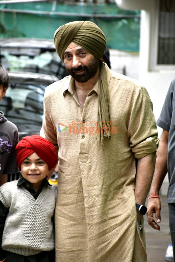 photos sunny deol snapped with his fans at sunny super sound 2