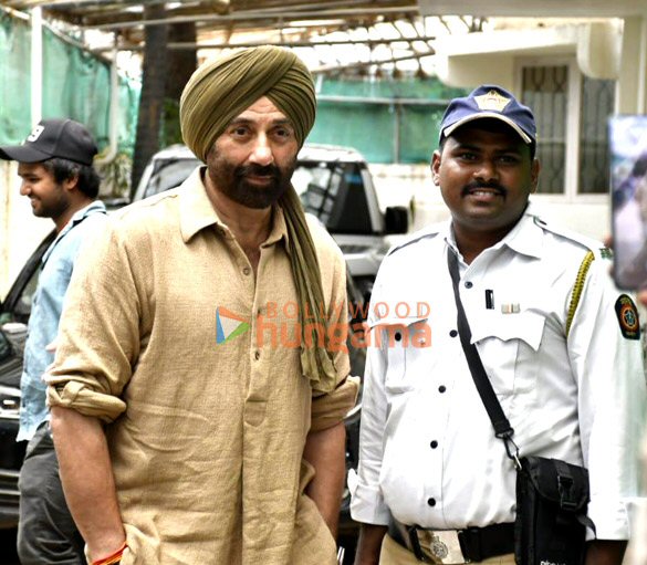 photos sunny deol snapped with his fans at sunny super sound 6