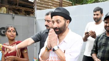 Photos: Sunny Deol spotted in Bandra