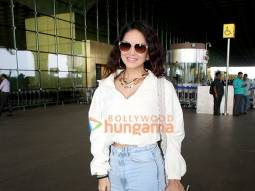 Photos: Sunny Leone, Kartik Aaryan and others snapped at the airport