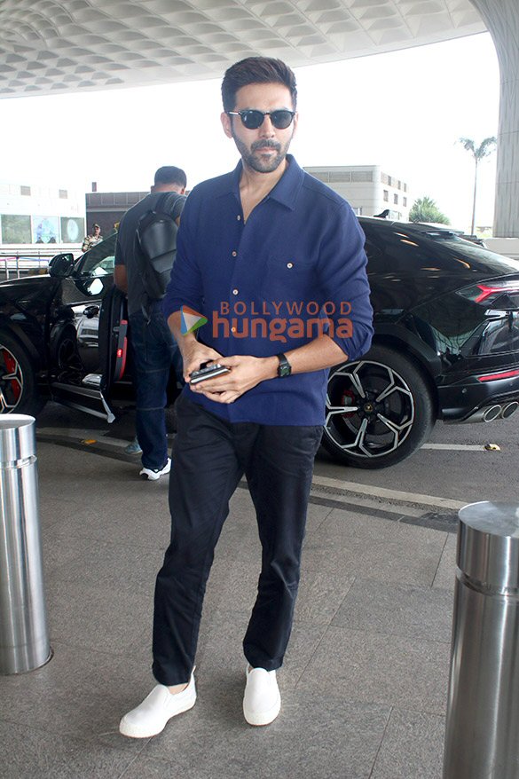 photos sunny leone kartik aaryan and others snapped at the airport 6