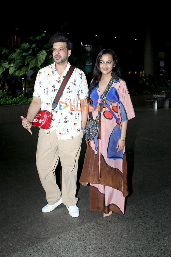 photos sunny leone kartik aaryan and others snapped at the airport 7