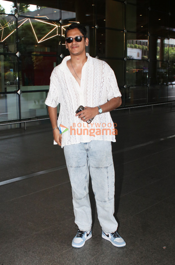 photos tamannaah bhatia urvashi rautela rakhi sawant and others snapped at the airport 3