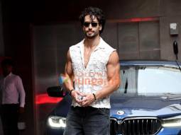 Photos: Tiger Shroff snapped in Khar