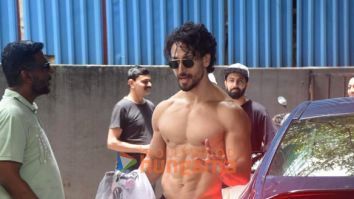 Photos: Tiger Shroff snapped shirtless
