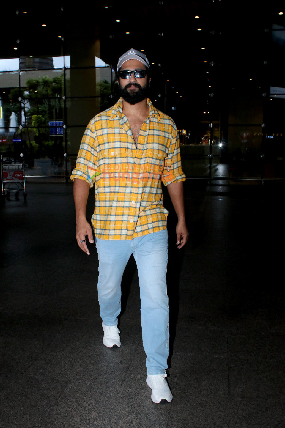 Photos: Vicky Kaushal snapped in Airport