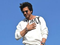 Shah Rukh Khan visits Vaishno Devi before the release of Jawan; watch