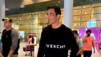 Sonu Sood gets clicked at the airport by paps