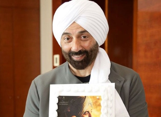 Sunny Deol shares a heartfelt celebration on Instagram as Gadar 2 joins ₹300 crore club; says, “I feel so much love coming from all of you each day”