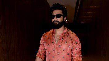 Vicky bhai nice look, paps compliment Vicky Kaushal
