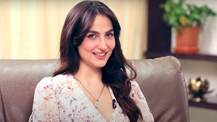 A Guide to having flawless hair like Elli AvrRam | Shampoo | Oiling | Quick Fixes A Guide to having flawless hair like Elli AvrRam | Shampoo | Oiling | Quick Fixes
