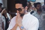 Ayushmann Khurrana gets clicked at T-series office for Ganpati puja