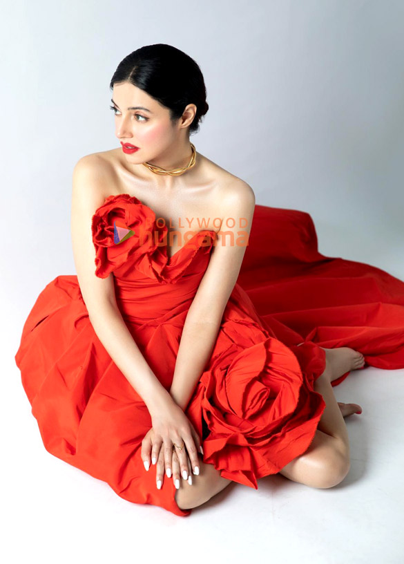 divya khosla kumar 3 11